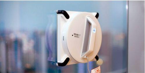 国产机器人擦窗机视频,智能革新，刷新城市天际线