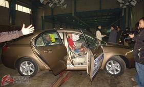 国产车碰撞实验视频,安全性能大比拼